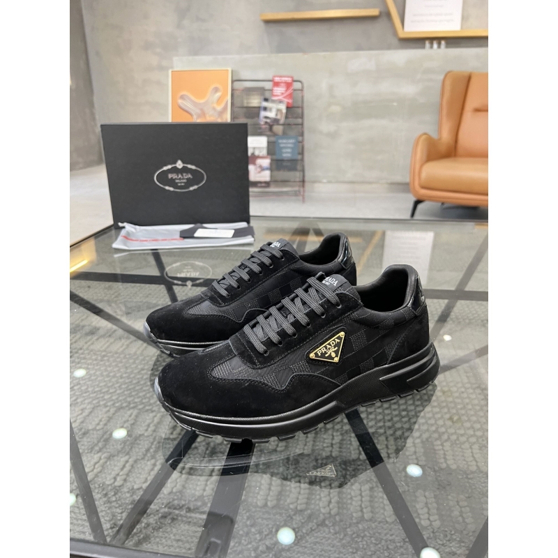 Pra*a casual shoes